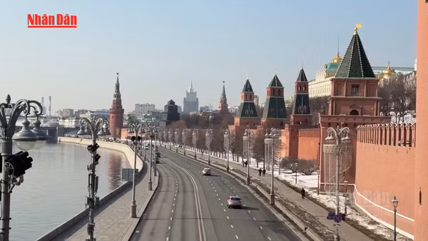 [Video] Nga cảnh báo tăng tập kích Kiev, kêu gọi người nước ngoài rời đi 