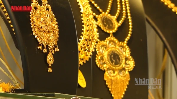 [Video] Giá vàng thế giới tăng phi mã vì xung đột tại Trung Đông 