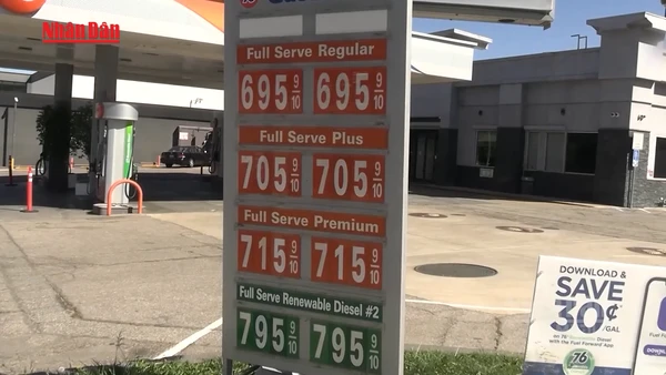 [Video] Giá xăng tại bang California của Mỹ tăng mạnh sau xung đột tại Iran 