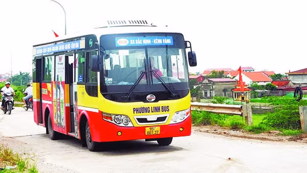 Nhiều tuyến xe buýt tăng cường nhằm bảo đảm phục vụ nhu cầu đi lại của người dân.