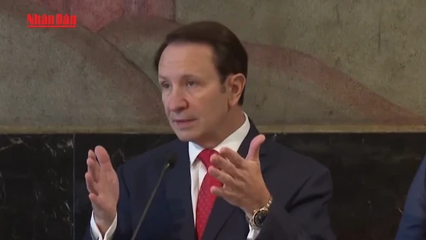 [Video] Đặc phái viên tuyên bố Mỹ không tìm cách thôn tính Greenland