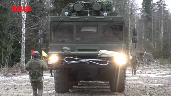 [Video] Tên lửa siêu vượt âm Oreshnik lần đầu lộ diện 