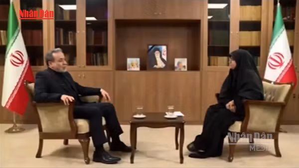 [Video] Tàu từ 5 nước “thân thiện” được Iran tạo điều kiện qua Eo biển Hormuz 