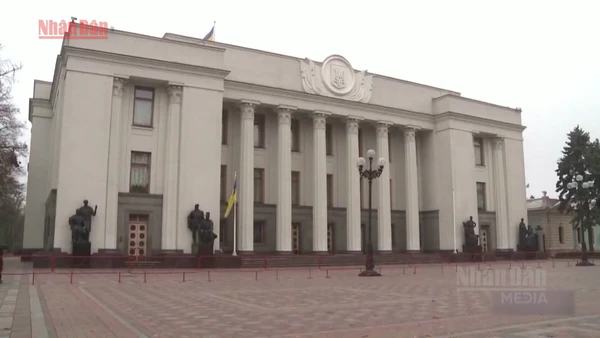 [Video] Mỹ bảo đảm an ninh nếu Ukraine nhượng vùng Donbass cho Nga 