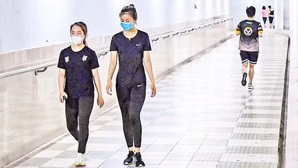 Hầm đi bộ Ngã Tư Sở (Ảnh ĐỖ TÂM)