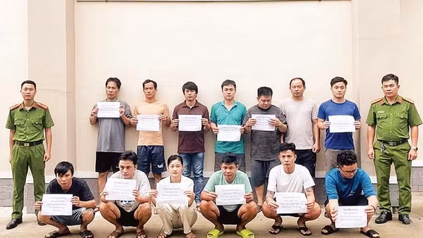 Các đối tượng ma túy bị Công an xã Ngãi Giao bắt giữ.