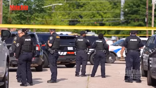 [Video] Mỹ: Xả súng tại nhà riêng khiến 8 trẻ em thiệt mạng 