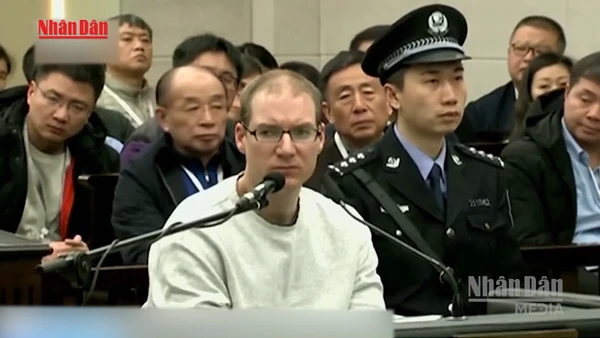 [Video] Trung Quốc hủy án tử hình công dân Canada 