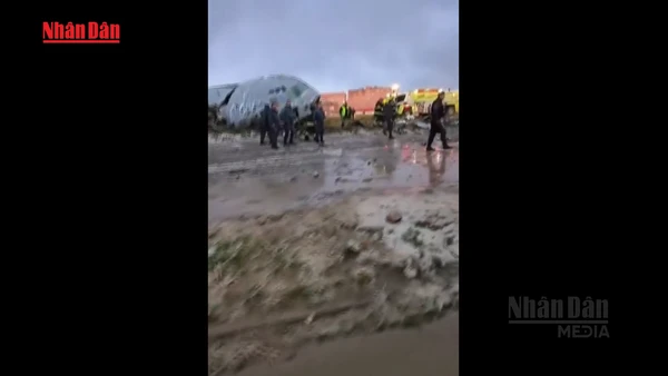 [Video] Máy bay quân sự Bolivia rơi khi chở tiền, 15 người thiệt mạng 