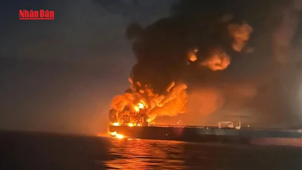 [Video] Ukraine thừa nhận tấn công tàu chở dầu của Nga ở Biển Đen 