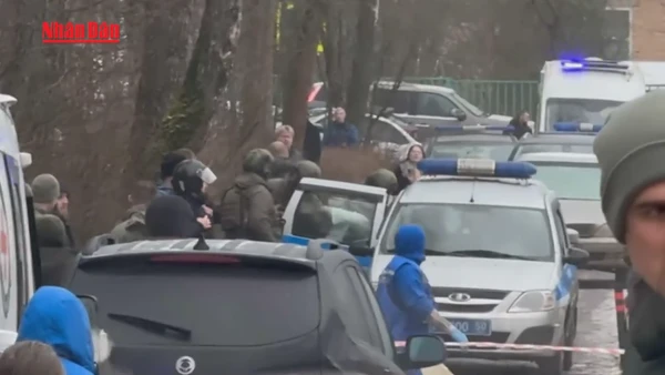 [Video] Đâm dao tại trường học ở Nga, học sinh 10 tuổi thiệt mạng 