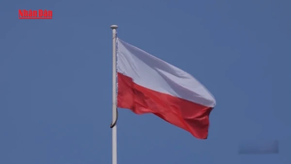 [Video] Thủ tướng và Tổng thống Ba Lan bất đồng về việc phong hàm sĩ quan 