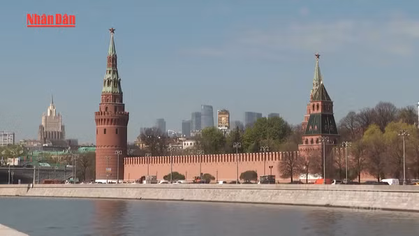 [Video] Nga – Ukraine cáo buộc nhau vi phạm lệnh ngừng bắn do Mỹ thúc đẩy 