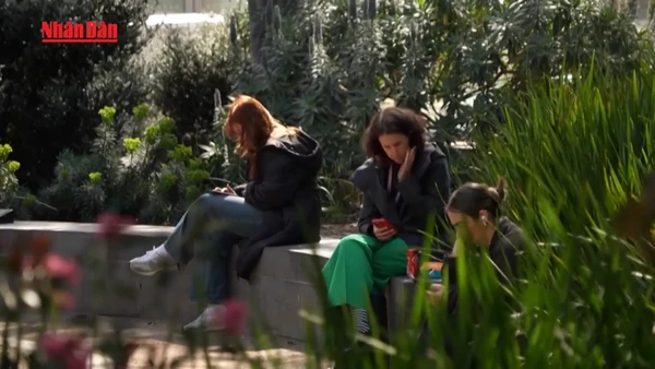 [Video] Tác động của lệnh cấm trẻ em dùng mạng xã hội tại Australia 