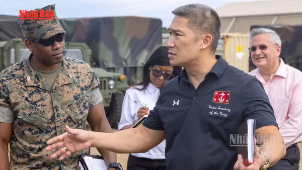 [Video] Bộ trưởng Hải quân Mỹ bị sa thải, ông Hùng Cao tạm quyền 