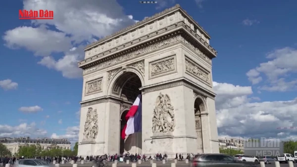 [Video] Tổng thống Pháp E. Macron kêu gọi NATO diễn tập tại Greenland