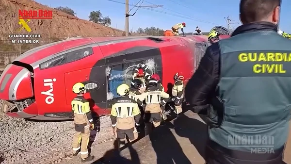 [Video] Giới lái tàu Tây Ban Nha kêu gọi đình công sau loạt tai nạn đường sắt