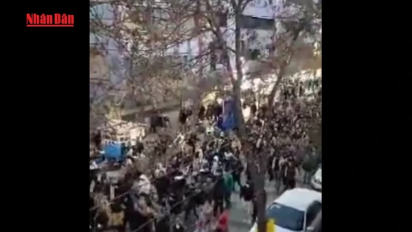 [Video] Lãnh tụ tối cao Iran tuyên bố không nhượng bộ trước đe doạ của Mỹ 