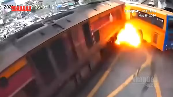 [Video] Thái Lan khởi tố lái tàu sau tai nạn ở Băng Kok khiến 8 người thiệt mạng 