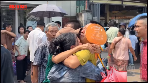[Video] Myanmar tiếp tục chương trình ân xá quy mô lớn dịp Lễ Phật đản 