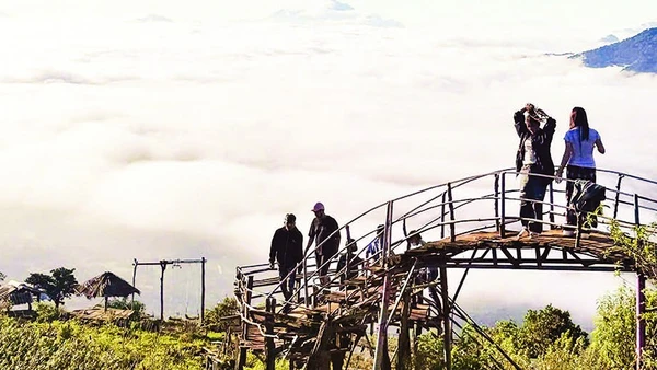 Điểm săn mây xã Pà Cò.