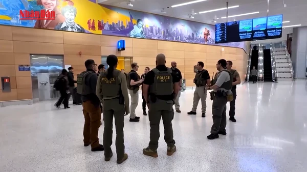 [Video] Nhà Trắng điều lực lượng ICE tới 14 sân bay sau vụ tai nạn ở New York 