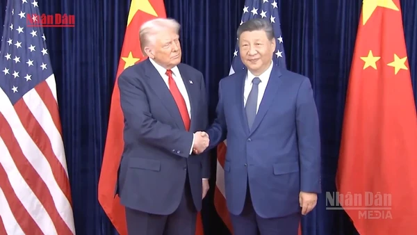 [Video] Lãnh đạo Trung Quốc – Mỹ điện đàm nhằm hạ nhiệt quan hệ song phương