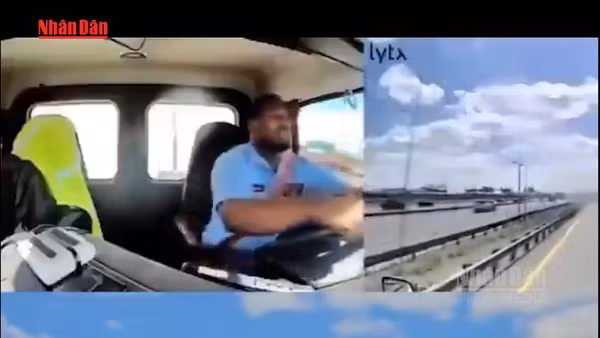 [Video] Máy bay chở 231 người va vào cột đèn khi hạ cánh tại Mỹ 