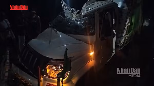 [Video] Tai nạn xe khách tại Ấn Độ khiến ít nhất 10 người thiệt mạng 