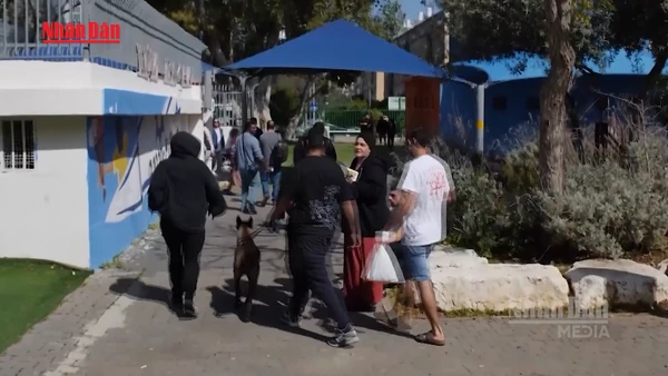 [Video] Iran phóng loạt tên lửa vào Israel, hàng triệu người phải trú ẩn 