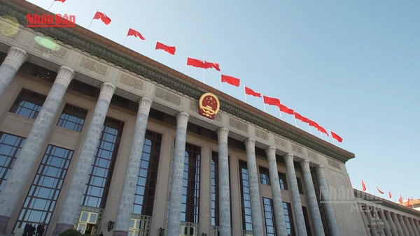 [Video] Trung Quốc tăng chi tiêu quốc phòng 7% 