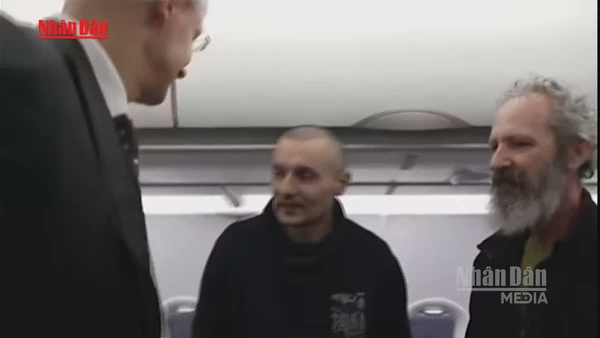 [Video] Nga trao trả tù binh gốc Hungary cho Budapest, Ukraine phản đối 