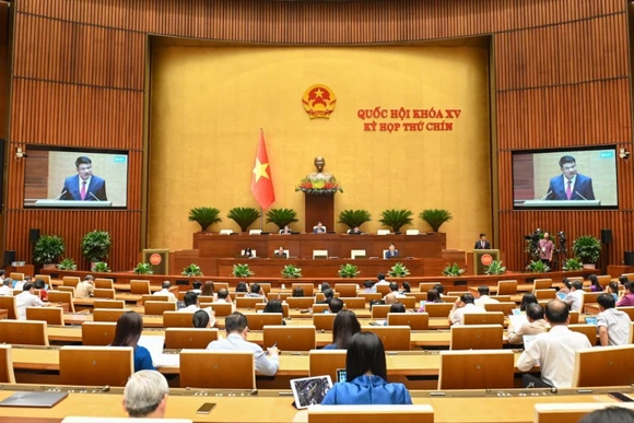 Quốc hội thảo luận tại Hội trường chiều 19/5.