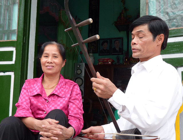 Những làng nông dân mê hát chèo ảnh 1