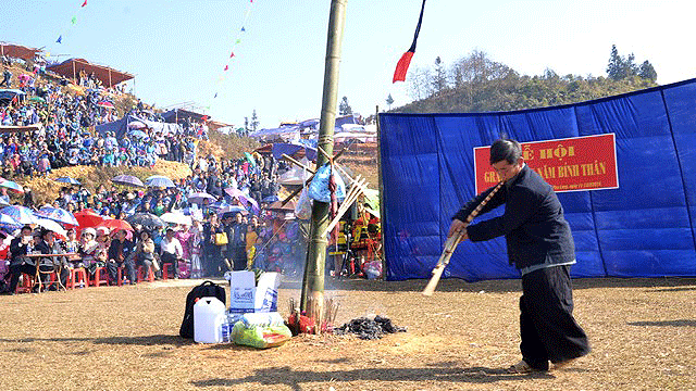Lên Pha Long vui hội Gầu Tào đầu xuân ảnh 2