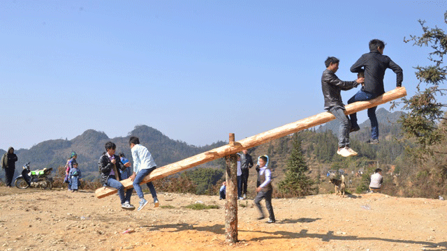 Lên Pha Long vui hội Gầu Tào đầu xuân ảnh 3