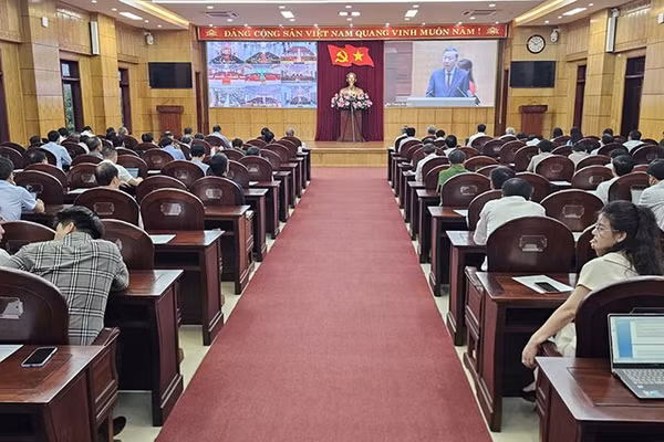 Quang cảnh hội nghị tại điểm cầu Tỉnh ủy Thanh Hóa.