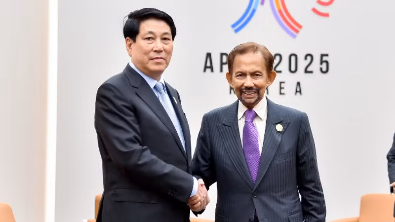 Chủ tịch nước Lương Cường gặp với Quốc vương Brunei Darussalam Haji Hassanal Bolkiah.