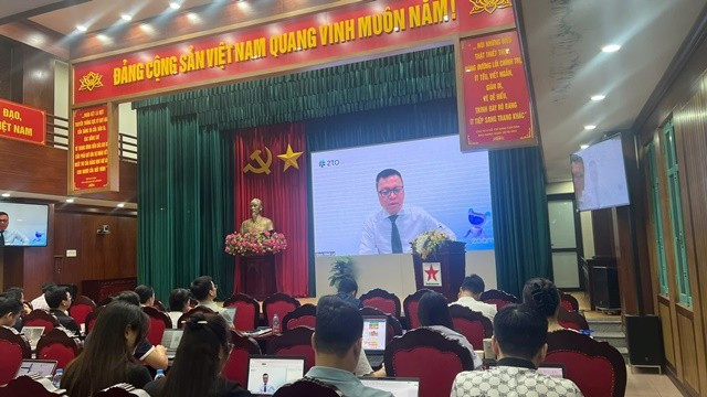 Nhà báo Lê Quốc Minh – Ủy viên Trung ương Đảng, Phó Trưởng Ban Tuyên giáo và Dân vận Trung ương, Tổng Biên tập Báo Nhân Dân, Chủ tịch Hội Nhà báo Việt Nam phát biểu khai giảng khóa học. bao-quan-doi-nhan-dan.jpg