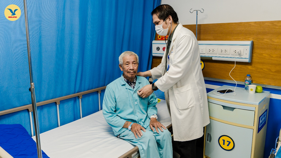 Ông T. bày tỏ sự đánh giá cao đối với trình độ chuyên môn của đội ngũ y bác sĩ cũng như kỹ thuật tân tiến được ứng dụng tại MEDLATEC. Ông T. bày tỏ sự đánh giá cao đối với trình độ chuyên môn của đội ngũ y bác sĩ cũng như kỹ thuật tân tiến được ứng dụng tại MEDLATEC.