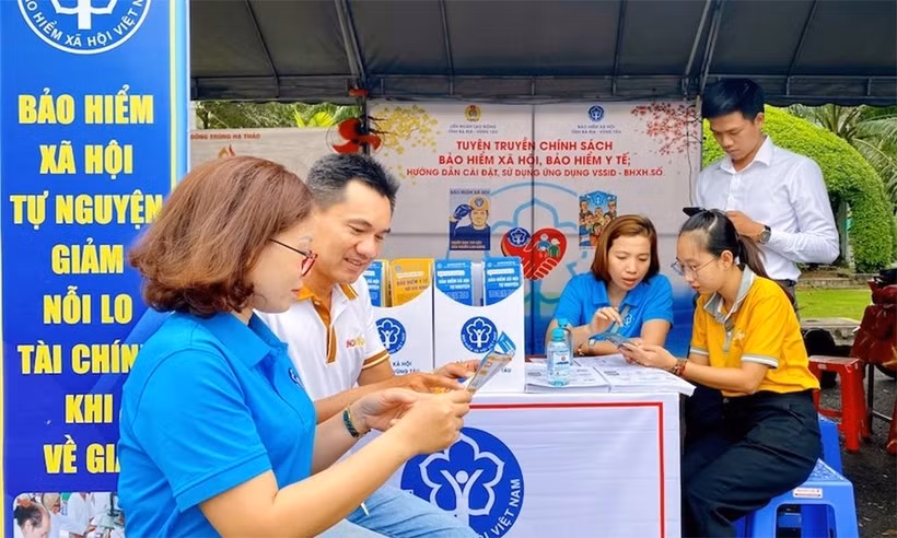 Tuyên truyền, phổ biến sâu rộng, giúp nhiều người hiểu hơn về chính sách bảo hiểm xã hội. (Ảnh THỦY HÀ)