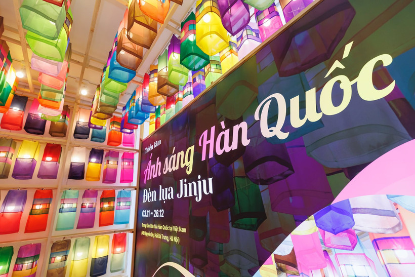 Không gian triển lãm Ánh sáng Hàn Quốc: Đèn lụa Jinju.