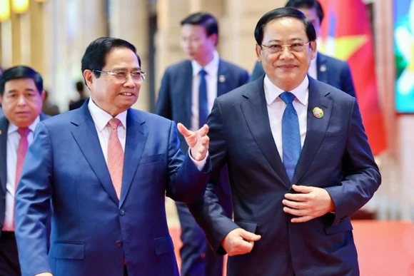 Thủ tướng Chính phủ Phạm Minh Chính và Thủ tướng Chính phủ Lào Sonexay Siphandone đồng chủ trì Kỳ họp lần thứ 48 Ủy ban liên Chính phủ Việt Nam-Lào. (Ảnh: VGP)