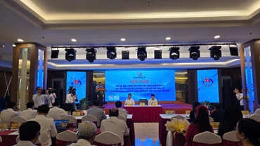 Quang cảnh hội nghị “Báo chí chất lượng cao trong bối cảnh chuyển đổi số đáp ứng yêu cầu mới của Điều lệ Giải báo chí quốc gia và tuyên truyền nhiệm vụ phát triển bền vững khu vực phía nam”.