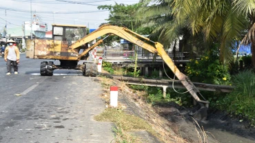 Huyện Chợ Gạo (Tiền Giang) thực hiện nạo vét kênh, mương để tăng cường tích trữ nước trong mùa khô năm 2024-2025. (Ảnh: Nguyễn Sự)