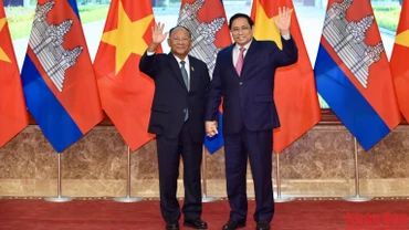 Thủ tướng Phạm Minh Chính tiếp Chủ tịch Quốc hội Vương quốc Campuchia Samdech Heng Samrin. (Ảnh: Trần Hải)