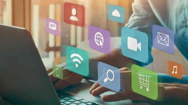 Các website đánh giá công ty hoạt động như mạng xã hội trái phép và liên tục nhân bản, đổi tên... nên khó quản lý. (Ảnh: Internet)