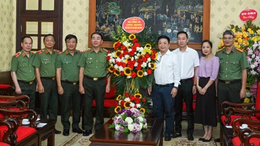 Các cơ quan, đơn vị chúc mừng Báo Nhân Dân nhân dịp 21/6