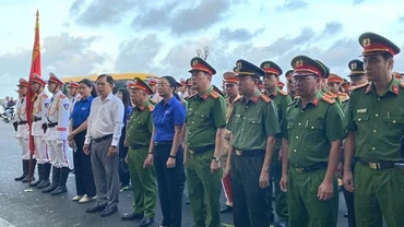 [Video] Truy tặng Huân chương bảo vệ Tổ quốc và Huy hiệu “Tuổi trẻ dũng cảm” cho chiến sĩ Cảnh sát hy sinh khi làm nhiệm vụ