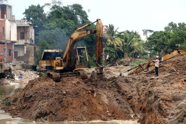 Thi công một dự án sử dụng vốn đầu tư công tại thành phố Biên Hòa. 